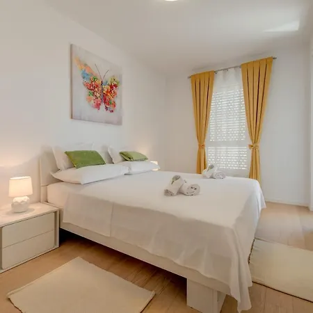 Sea Fairy Apartment *